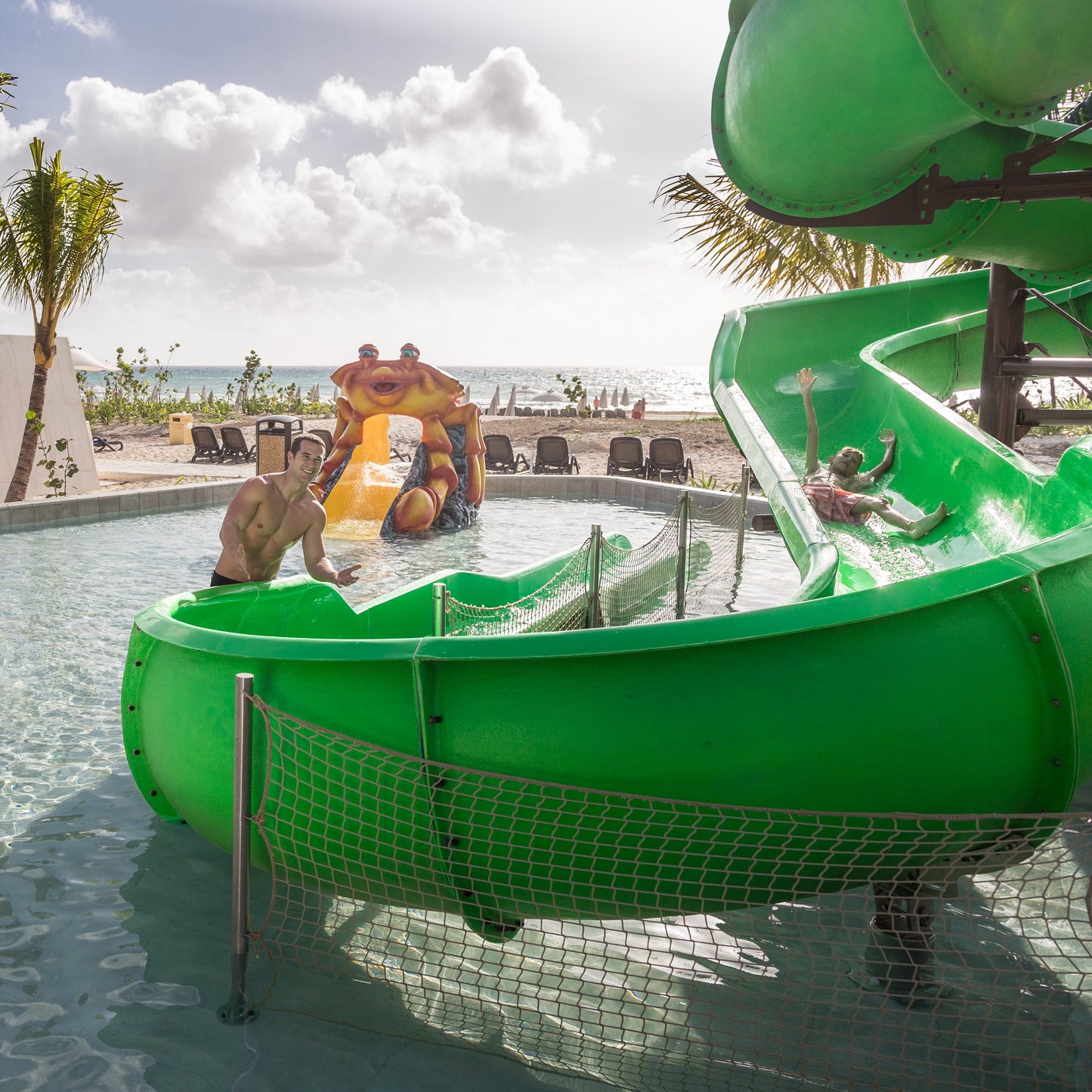 6D 5N in Playa del Carmen + 2 Kids Stay Free! (0-11) 👧🏻👦🏼 + All Inclusive 🥂 + Water Park 💦