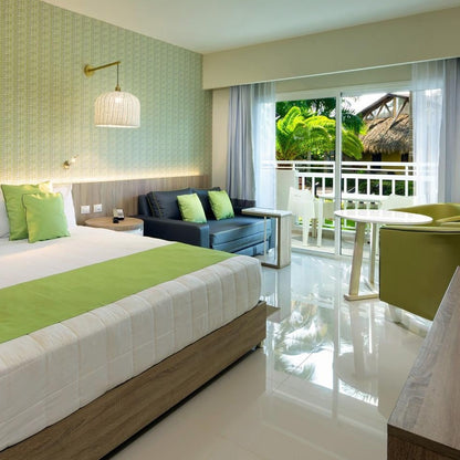 6D 5N in Punta Cana 5⭐ Hotel + 2 Kids Stay Free (0-11)  👧🏻👦🏼 + All-Inclusive 🥂