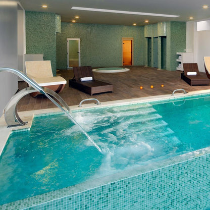 6D 5N in Punta Cana 5⭐ Hotel + 2 Kids Stay Free (0-11)  👧🏻👦🏼 + All-Inclusive 🥂